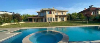 Villa For Rent In Buyukgekmege - Istanbul