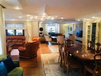 فيلا للإيجار فى بيوك جكمجة - إسطنبول