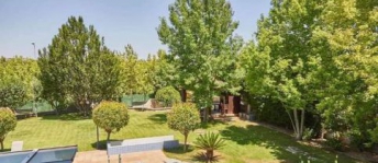 Villa For Rent In Buyukgekmege - Istanbul