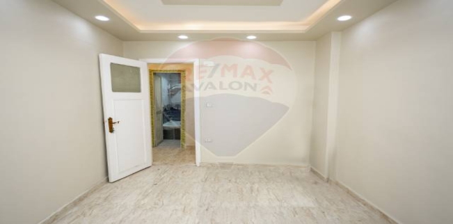 شقة للبيع فى ميامي - قسم المنتزه - الإسكندرية